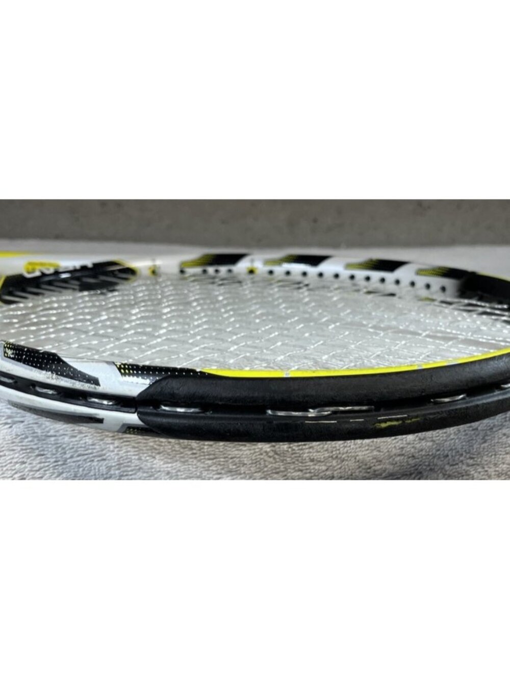 Head Microgel Extreme Pro Mid Plus Tennis Racquet ~ 100 in² ~ 315g ~ 4 ½” Grip - Picture 3 of 10